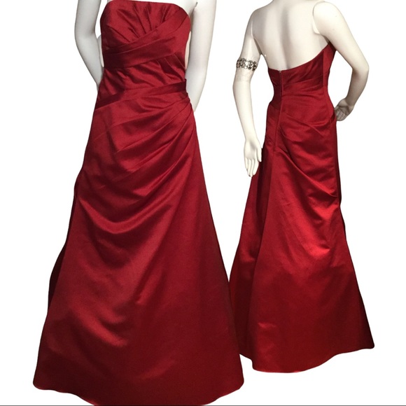 Andrew Adela Red Satin Formal Bridesmaid / Prom / Party Size 6 - Picture 3 of 9